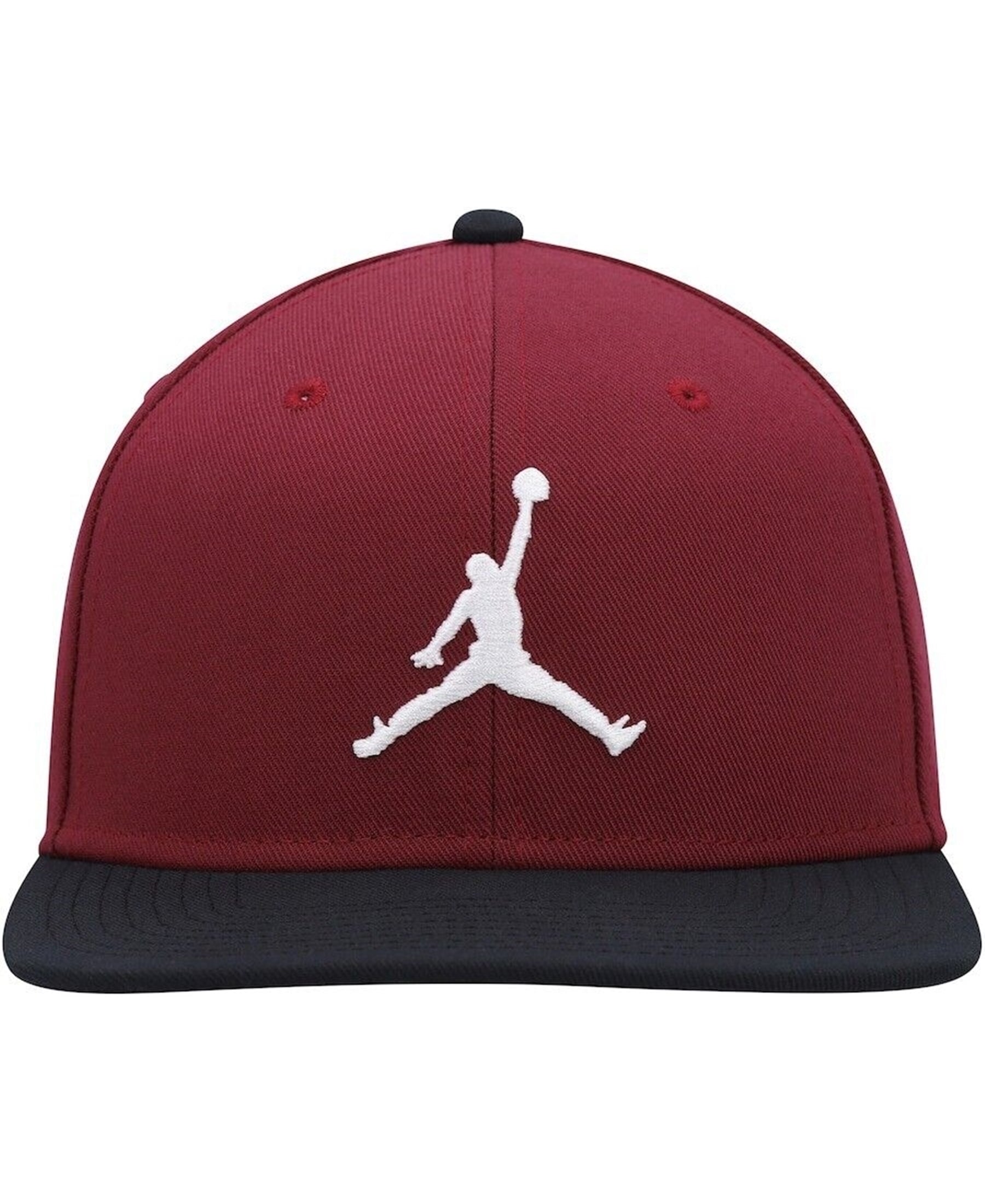 Entdecken Sie die Nike Jordan Pro Jumpman 3D Logo Snapback Cap (Artikelnummer AR2118-680) – ein Must-have für Basketball- und Streetwear-Fans. Mit ihrem auffälligen 3D-Logo und bequemen Tragekomfort ist diese Kappe der perfekte Style-Statement. Erhältlich bei SHOP4TEAMSPORT für Ihren einzigartigen Look.